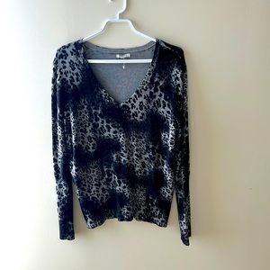 Buffalo David Bitton Women’s V-neck Sweater. Size XL